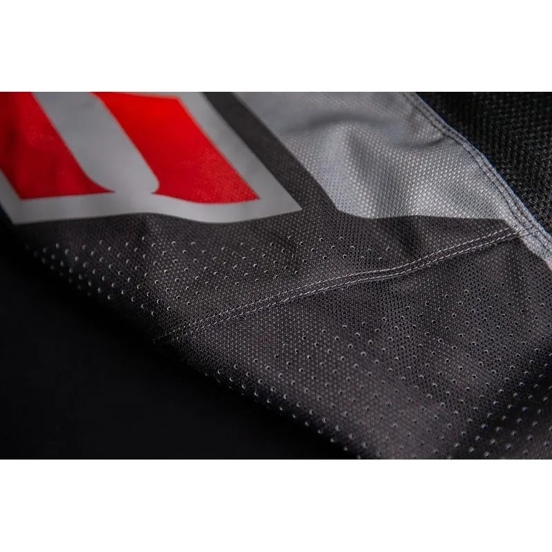 Geaca Icon Hooligan Ultrabolt™